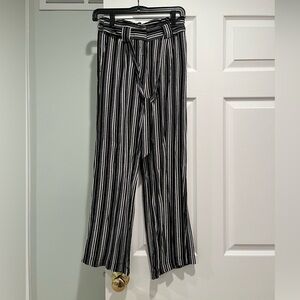 Express Wide Leg High Rise Black and White Striped Pants size 00P